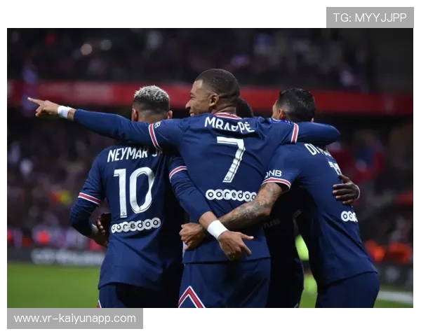 阿什拉夫伤退泪洒赛场，巴黎右闸坚韧形象感动球迷